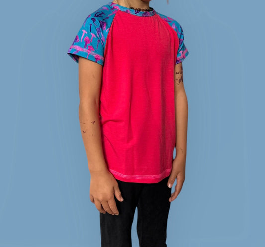 Kid's Raglan T-Shirt. Short Sleeve. Pink