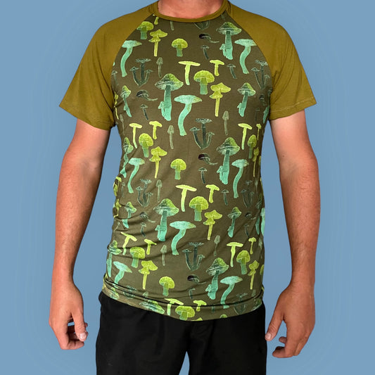 Men's Raglan T-Shirt. Short Sleeve. Olive Mushroom