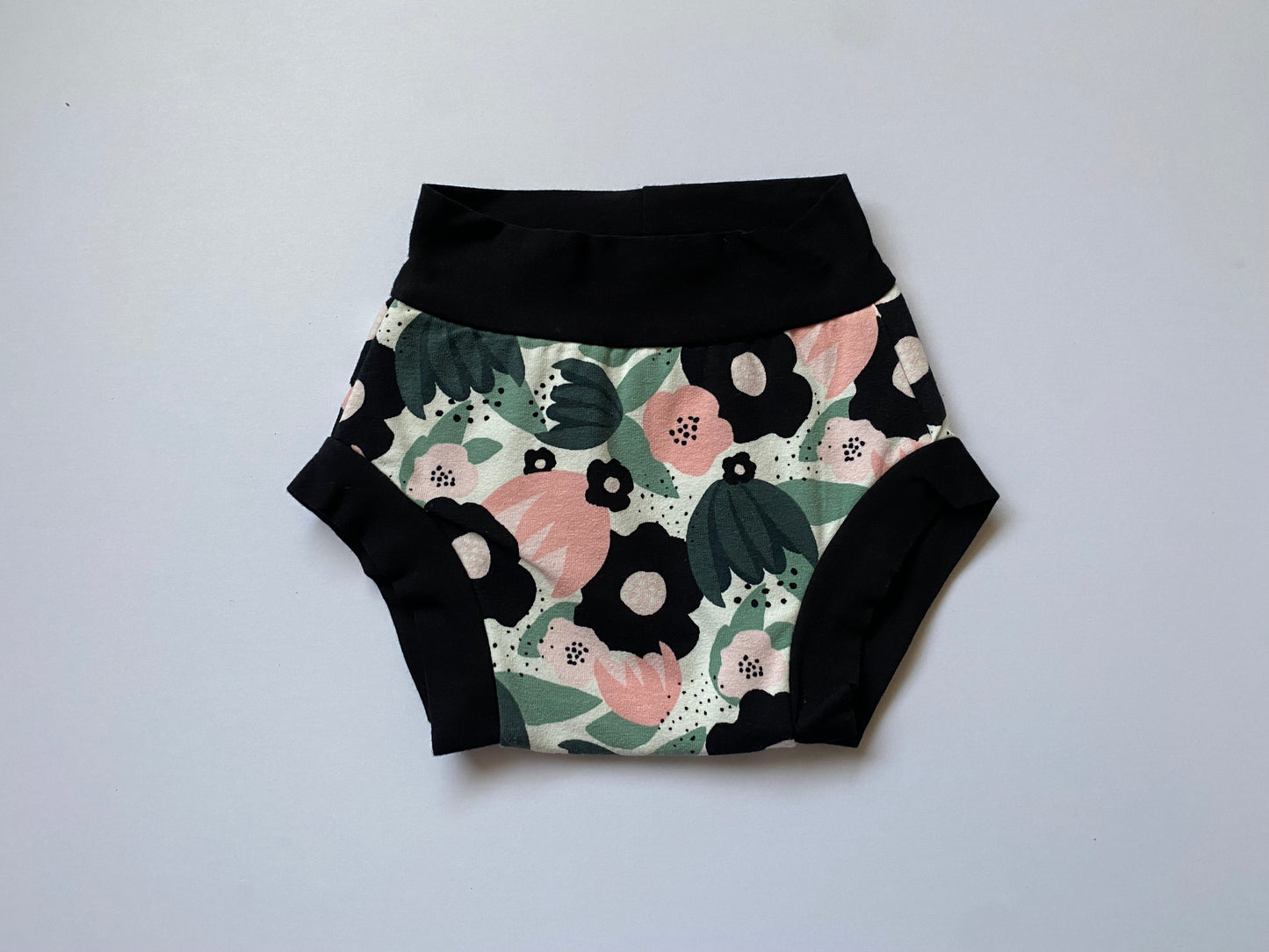 Training Pants : Black Floral